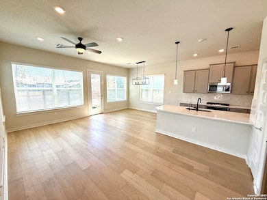 5843 Whitby Rd unit 7, San Antonio, TX 78240 - photo 4