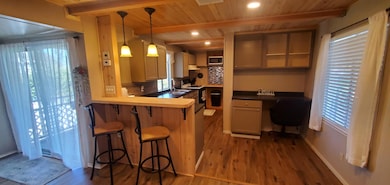 Little Deer Kitchen desk