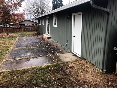 411 Placer St, Rogue River, OR 97537 - photo 5