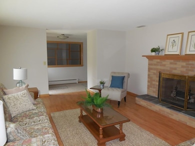 48 Fanjoy Dr, Chicopee, MA 01013 - photo 4