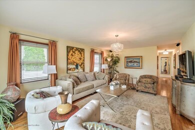 03-LIVING ROOM