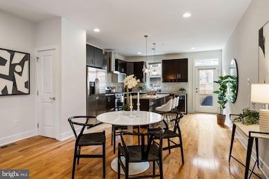 2140 Carpenter St, Philadelphia, PA 19146 - photo 7