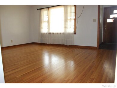Living Room All hardwood floors we just refinished