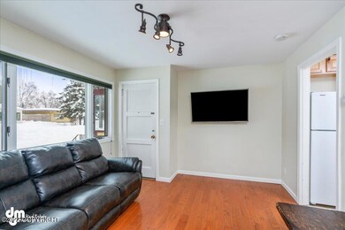 05-Living Room_MAX1863