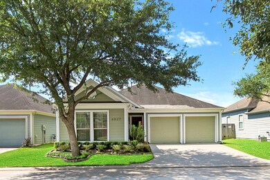 6027 Lynwood Banks Ln, Houston, TX 77092 - photo 2