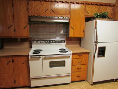 Stove & Frig Remain