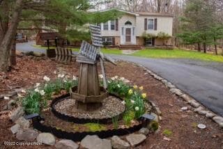 109 Robin Ln, Dingmans Ferry, PA 18328 - photo 2