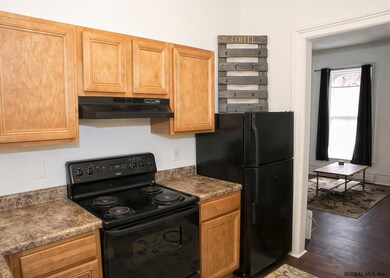 9 Caroline St, Saratoga Springs, NY 12866 - photo 3