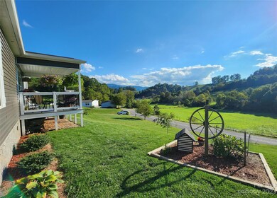 582 John Henry Rd, Burnsville, NC 28714 - photo 5