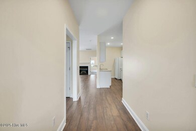 1515 Honeybee Ln, Wilmington, NC 28412 - photo 4