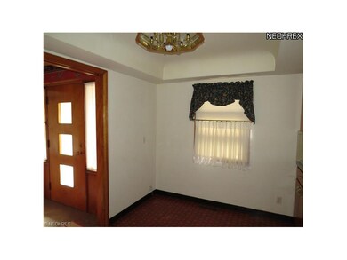 Kitchen Eat-In Area