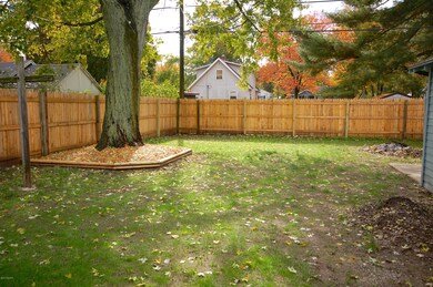 1542_MapleSt_04