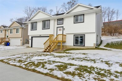 2000 Holly Meadow Ave SW, Cedar Rapids, IA 52404 - photo 2