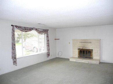 915 S 4th St, Central Point, OR 97502 - photo 4