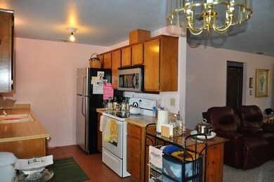 636 SW Sunwood Way, Grants Pass, OR 97526 - photo 4