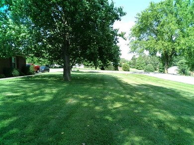 113 Farmbrook Cir, Frankfort, KY 40601 - photo 4