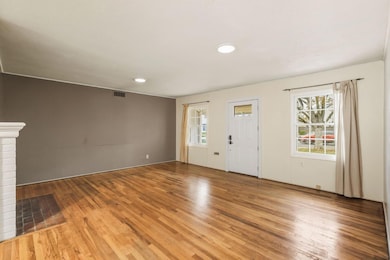 5228 F St, Sacramento, CA 95819 - photo 7