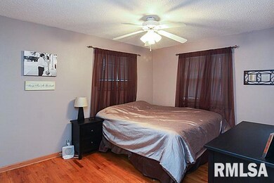 23 Parklane Cir, Bettendorf, IA 52722 - photo 6