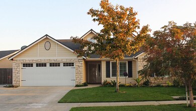 6783 E Fountain Way, Fresno, CA 93727 - photo 2