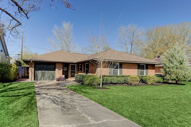 2106 Saxon Dr, Houston, TX 77018 - photo 2