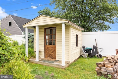 1 Redbrook Ln, Levittown, PA 19055 - photo 6