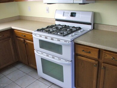 Gas Range with Double Ovens
