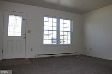 14 Courtland St, Taneytown, MD 21787 - photo 5