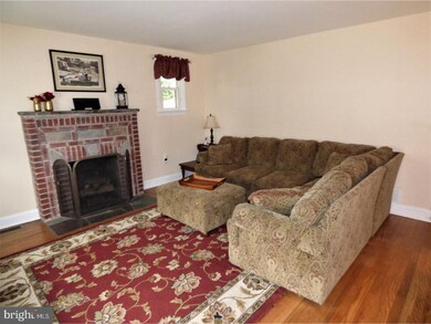 402 Private Rd, Woodlyn, PA 19094 - photo 6