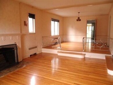 49 Gardner Rd unit 2, Brookline, MA 02445 - photo 2