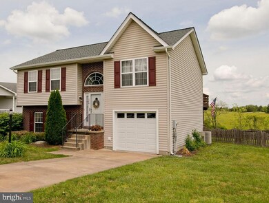 124 Whitfield Cir, Stephens City, VA 22655 - photo 2