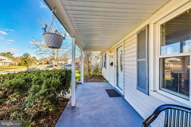 12705 Clearfield Dr, Bowie, MD 20715 - photo 4