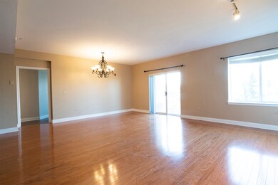 Turnberry unit 211, Buffalo Grove, IL 60089 - photo 4