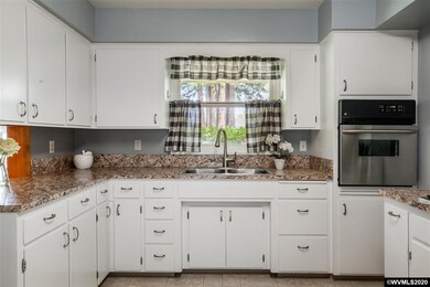 904 NE 13th Ave, Albany, OR 97321 - photo 6