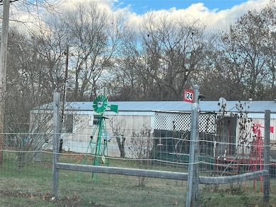 124 Olive St, Sasakwa, OK 74867 - photo 4