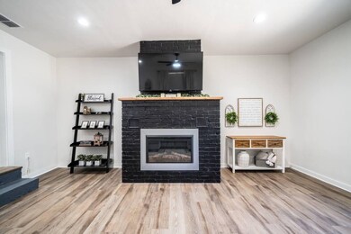 410 E Clarksville St, Jefferson, TX 75657 - photo 4