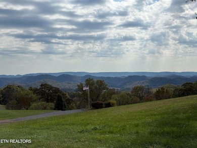 153 Triangle Ln, Tazewell, TN 37879 - photo 2