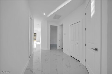 452/454 Loretta Ave S, Lehigh Acres, FL 33974 - photo 5