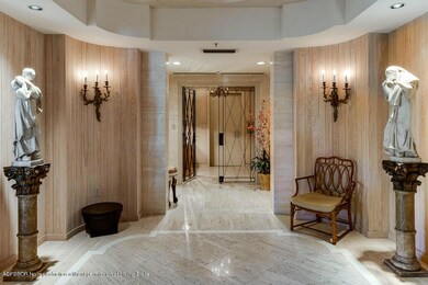 184 Bradley Pl 203 foyer