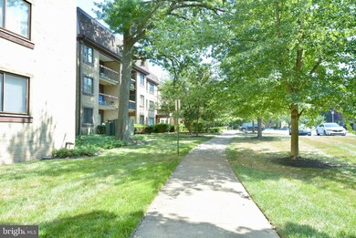 Treebrooke unit 105, Oakton, VA 22124 - photo 6