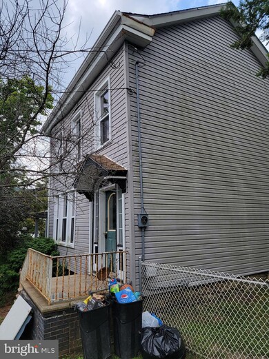 208 N Lehigh St, Tamaqua, PA 18252 - photo 2