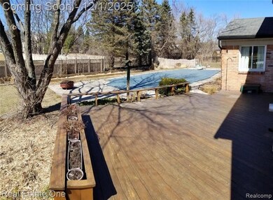 5837 Folkstone Dr, Troy, MI 48085 - photo 6