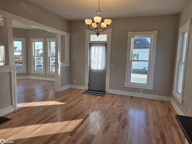 710 Clay St, Brooklyn, IA 52211 - photo 4