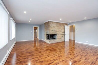 806 E Evergreen St, Wheaton, IL 60187 - photo 4