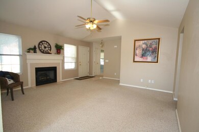 918 Ash Cir, Nixa, MO 65714 - photo 2
