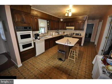 114 SW Lakeshore Dr, Millville, NJ 08332 - photo 5