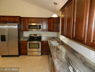 275 Latane Dr, Colonial Beach, VA 22443 - photo 5