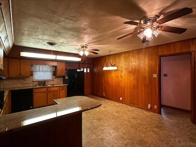 423 Newton St, Orange, TX 77630 - photo 7