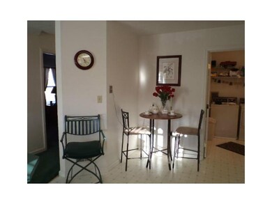 Kitchen. Bistro nook