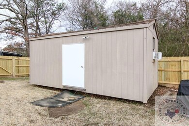 312 Memorial Dr, Wake Village, TX 75501 - photo 3