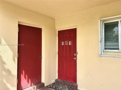 200 Waterway Dr S unit 101, Lantana, FL 33462 - photo 2